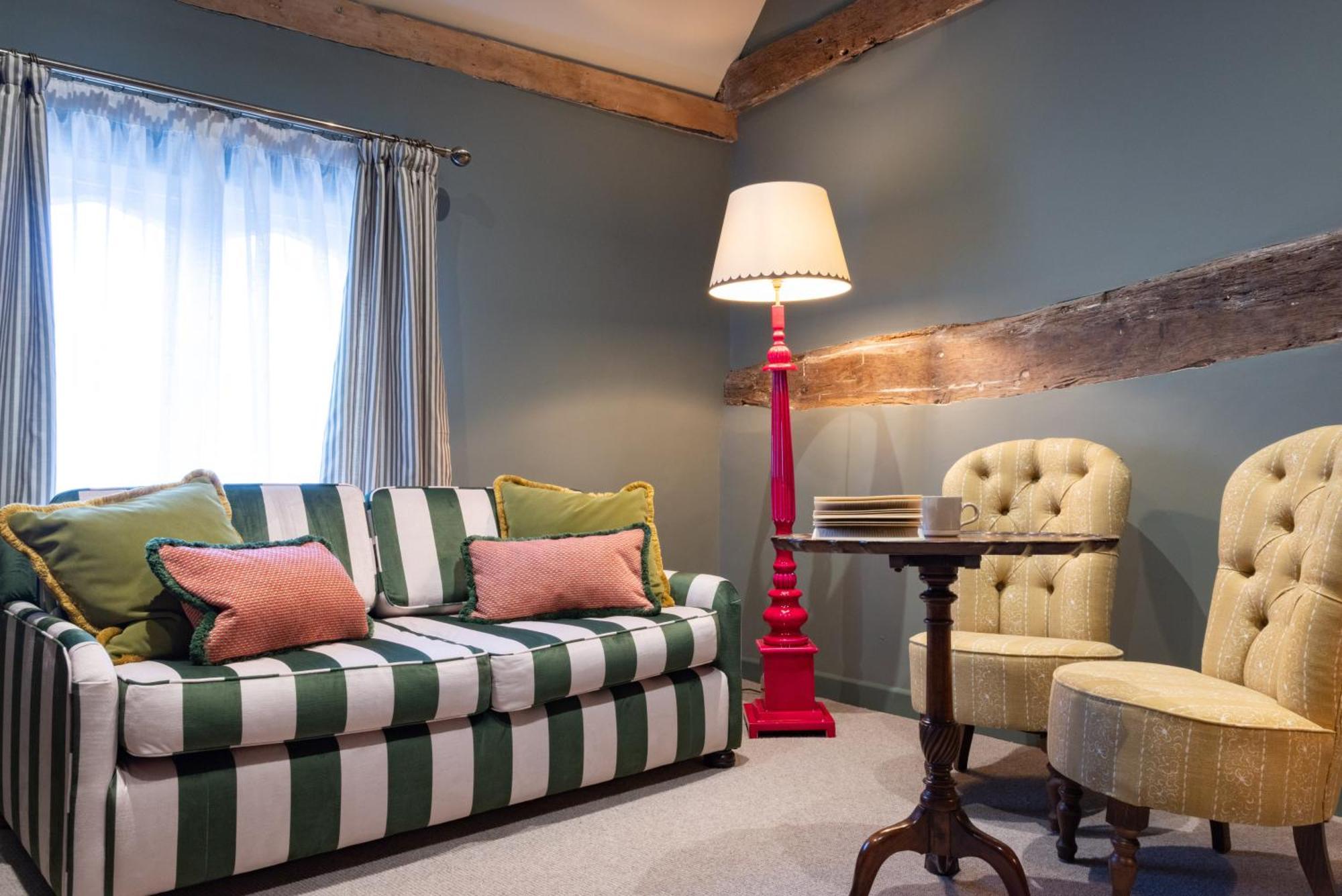 The Coat And Bear - A Heartwood Inn Newbury  Zewnętrze zdjęcie