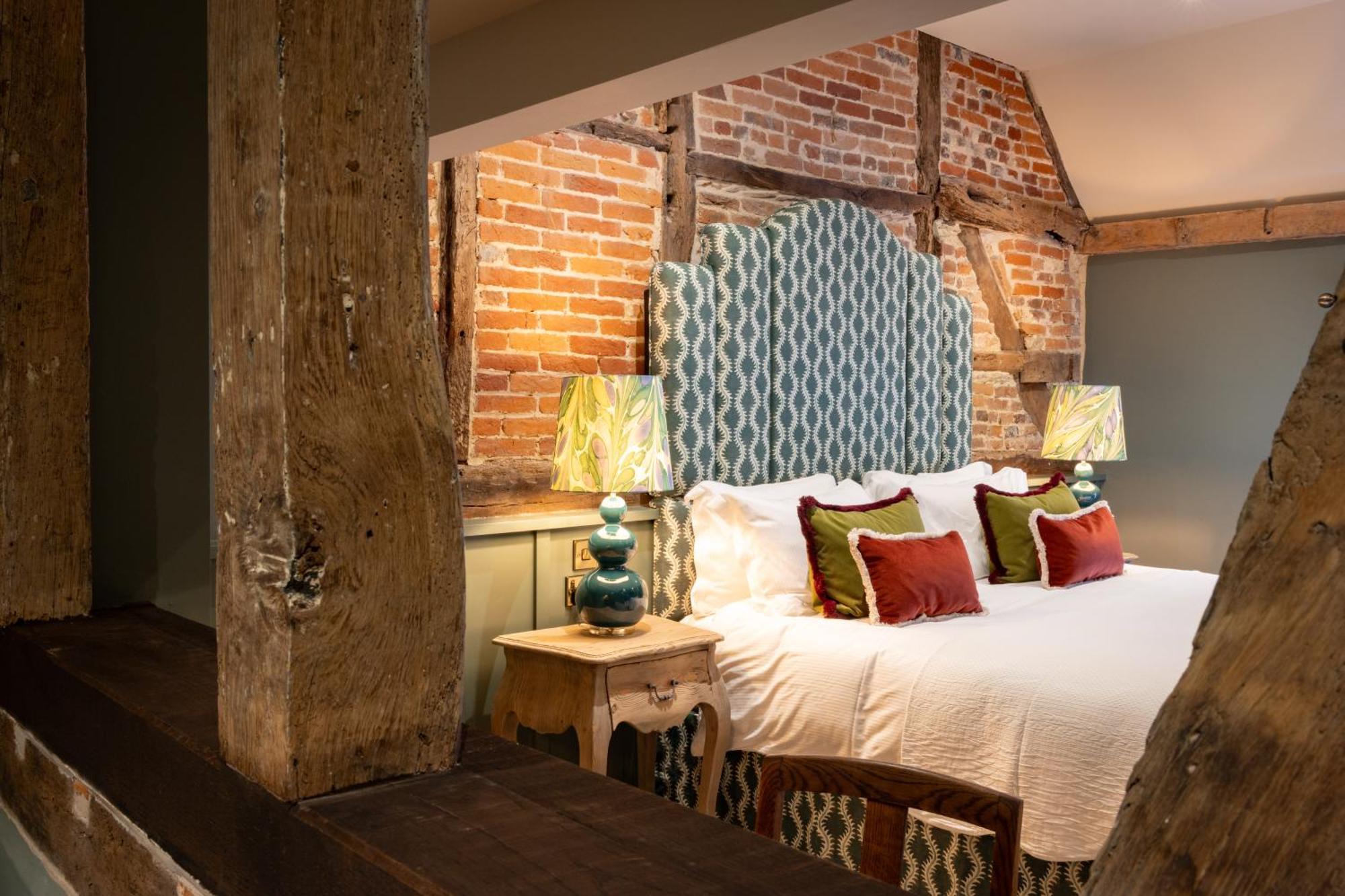 The Coat And Bear - A Heartwood Inn Newbury  Zewnętrze zdjęcie